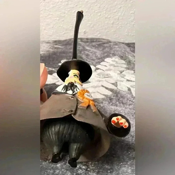 Hallmark 2010 Limited Night Before Christmas “Mayor or Halloween Town” Ornament - Picture 6 of 10